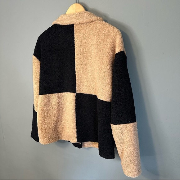 Colorblock Checkered Sherpa Shacket - Picture 12 of 14